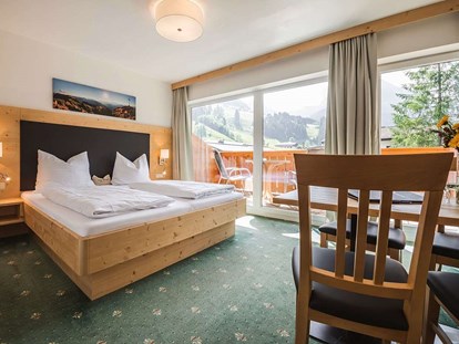 Familienhotel - Umgebungsschwerpunkt: Berg - Mühlbach (Rennweg am Katschberg) - Beispielbild Familienzimmer Typ B - Familienhotel Botenwirt ***S