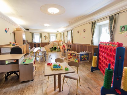 Familienhotel - Kinderbetreuung in Altersgruppen - Gröbming - Kids Club - Familienresort Reslwirt