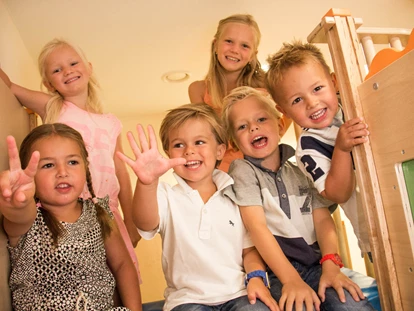 Familienhotel - Kinderbetreuung in Altersgruppen - Unterkremsbrücke - Resl´s Kids Club - Familienresort Reslwirt