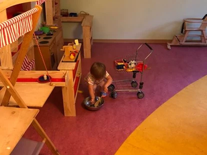 Familienhotel - Einzelzimmer mit Kinderbett - Ostsee - TUI SUNEO Kinderresort Usedom