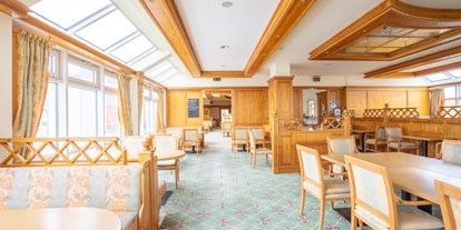 Familienhotel - Sauna - Ostseeküste - Panoramarestaurant Königsstuhl mit einem täglich wechselnden Frühstückbuffet, ergänzt durch ein Spezialitätenbuffet an  - Rugard Thermal Strandhotel