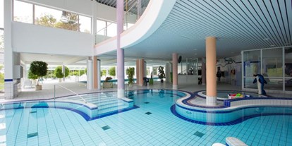Familienhotel - Schwimmkurse im Hotel - PLZ 87534 (Deutschland) - Das Hallenbad - Ferienclub Maierhöfen
