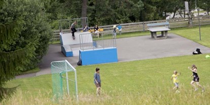 Familienhotel - Spielplatz - Allgäu - Fußballplatz - Ferienclub Maierhöfen