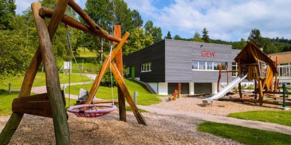 Familienhotel - Sauna - Oberstaufen - Spielplatz mit Schaukel - Ferienclub Maierhöfen