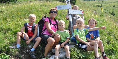 Familienhotel - Umgebungsschwerpunkt: Berg - PLZ 6992 (Österreich) - Familienwanderungen - Sonne Bezau Familotel Bregenzerwald