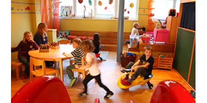 Familienhotel - Kinderbetreuung - PLZ 6763 (Österreich) - tolles Kinderspielzimmer - Sonne Bezau Familotel Bregenzerwald