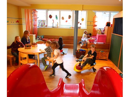 Familienhotel - Babyphone - Bürserberg - tolles Kinderspielzimmer - Sonne Bezau Familotel Bregenzerwald