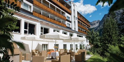 Familienhotel - Spielplatz - Engadin - Aussenansicht - Sunstar Familienhotel Arosa - Sunstar Hotel Arosa