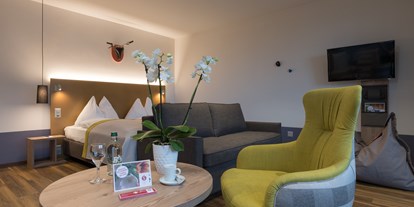 Familienhotel - Ladestation Elektroauto - PLZ 6787 (Österreich) - Familienzimmer Premium - Sunstar Familienhotel Arosa - Sunstar Hotel Arosa