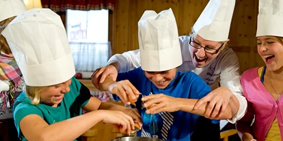 Familienhotel - Sauna - Medraz - Tolles Kinderprogramm - Alpin Spa Hotel Tuxerhof