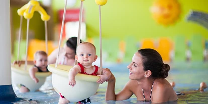 Familienhotel - Schwimmkurse im Hotel - Kleinmutschen / Pervane - BabyWorld - Hotel Sonnenpark**** Superior
