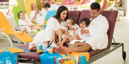 Familienhotel - Kinderbetreuung in Altersgruppen - Kleinmutschen / Pervane - Familienliegen - Hotel Sonnenpark**** Superior