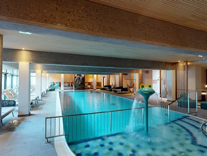 Familienhotel - Pools: Außenpool beheizt - Neuschitz - Hotel Die Post - Indoorpool in coolem Design - Hotel DIE POST