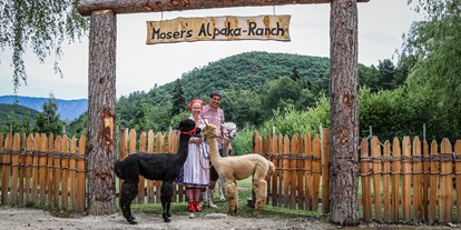 Familienhotel - Verpflegung: Halbpension - Schenna - Mosers Alpaka Ranch!  - Gartenhotel Moser ****s