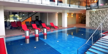 Familienhotel - Pools: Innenpool - Bad Tatzmannsdorf - Hotel ALL IN RED
