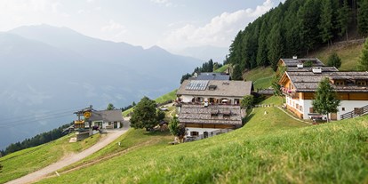 Familienhotel - Kinderbecken - Dorf Tirol - Taser Alm  - Taser Alm