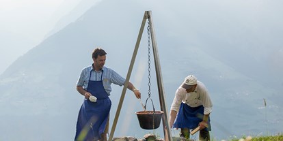 Familienhotel - Ladestation Elektroauto - Trentino-Südtirol - Kochen im Dreibein - Taser Alm