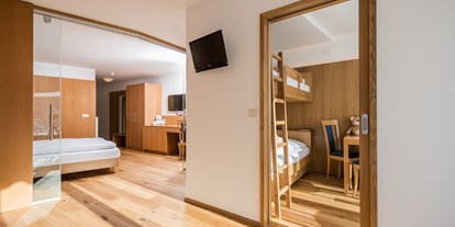 Familienhotel - Suiten mit extra Kinderzimmer - Sexten - Family Resort Rainer
