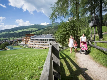 Familienhotel - Umgebungsschwerpunkt: Berg - Trentino-Südtirol - Family Resort Rainer