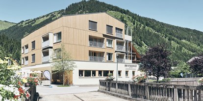 Familienhotel - Umgebungsschwerpunkt: See - PLZ 8953 (Österreich) - Außenansicht Beag Haus - Das Original Kinderhotel Stegerhof