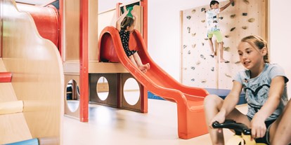 Familienhotel - Kinderbetreuung in Altersgruppen - Steiermark - Indoor-Spielraum - Das Original Kinderhotel Stegerhof