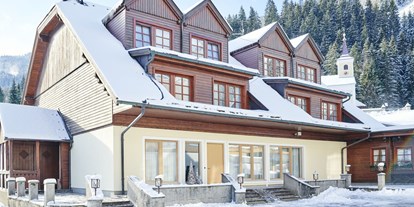 Familienhotel - Ponyreiten - PLZ 8864 (Österreich) - Außenansicht Oim Haus - Das Original Kinderhotel Stegerhof