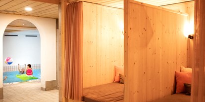 Familienhotel - Einzelzimmer mit Kinderbett - Deutschland - Familotel Sonnenpark