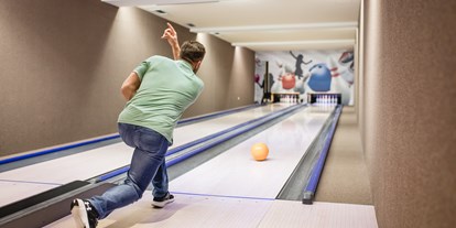 Familienhotel - Pools: Außenpool nicht beheizt - Mayrberg - Zwei kostenlose Bowlingbahnen - Hotel Seehof