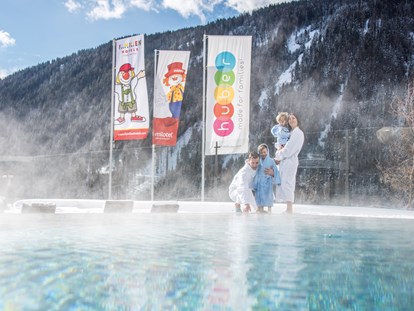 Familienhotel - Pools: Infinity Pool - St. Leonhard (Trentino-Südtirol) - Happy Club - Familienhotel Huber