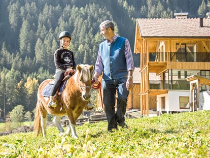Familienhotel - Pools: Außenpool beheizt - Trentino-Südtirol - Familienhotel Huber