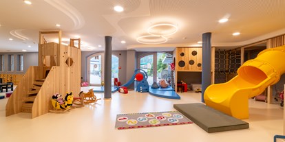 Familienhotel - Suiten mit extra Kinderzimmer - Seis am Schlern - Kastelruth - Happy-Club - Familienhotel Huber