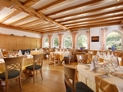 Familienhotel - Pools: Innenpool - Oberbozen - Ritten - Speisesaal - Family Hotel Gutenberg
