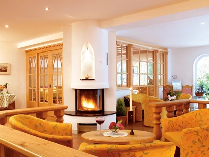 Familienhotel - Verpflegung: Halbpension - Oberbozen - Ritten - Eingangsbereich - Family Hotel Gutenberg