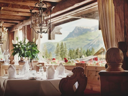 Familienhotel - Umgebungsschwerpunkt: am Land - Hochkrumbach - À-la-carte-Restaurant ,,Lechtaler Stuben'' - Burg Hotel Oberlech