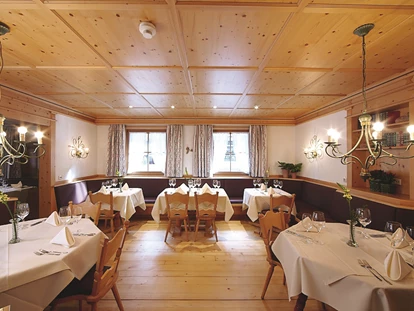 Familienhotel - WLAN - Flims Waldhaus - Exquisite Gaumenfreuden mit dem Besten aus der Genussregion Vorarlberg.  - Familienhotel Mateera im Montafon