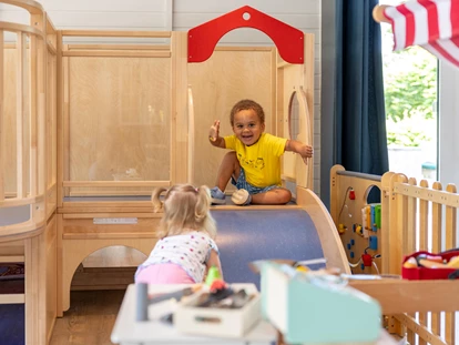Familienhotel - ausschließlich Familien im Hotel - Spielzimmer für die Kleinkinder - Frieslandstern - Ferienhof und Hotel