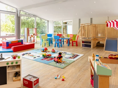 Familienhotel - Babysitterservice - Jede Menge Spielideen und Möglichkeiten bietet unser Indoorspielbereich - Frieslandstern - Ferienhof und Hotel