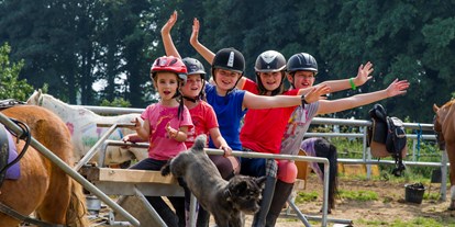 Familienhotel - Teenager-Programm - Emsland, Mittelweser ... - Lustige Ausfahrt mit den Pferden - Gut Landegge Familotel Emsland