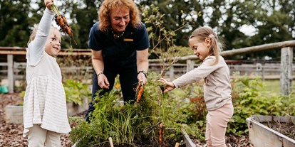 Familienhotel - Garten - Bergen (Landkreis Celle) - Kinderbetreuung in der Natur mit eigenem Gemüsegarten - Familotel Landhaus Averbeck