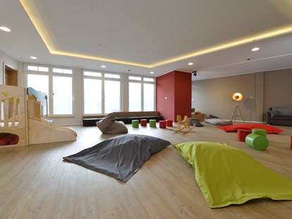 Familienhotel - Suiten mit extra Kinderzimmer - Neue Familienlounge - Familienhotel Ebbinghof