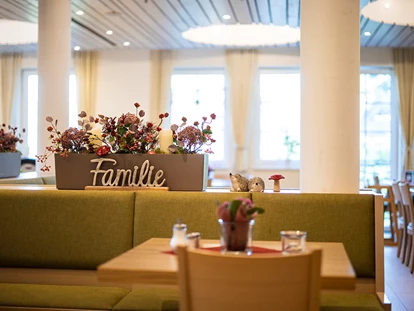 Familienhotel - Suiten mit extra Kinderzimmer - Schmallenberg - Die Familie steht für uns immer an erster Stelle - Familienhotel Ebbinghof