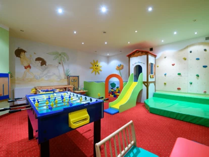Familienhotel - Suiten mit extra Kinderzimmer - Forstau (Forstau) - Spielzimmer - Gut Berg Naturhotel