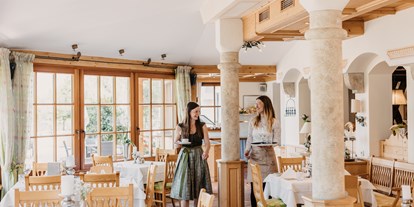 Familienhotel - Einzelzimmer mit Kinderbett - PLZ 5090 (Österreich) - Restaurant für kulinarische Genüsse - Gut Berg Naturhotel
