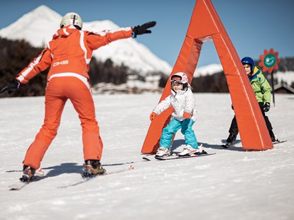 Familienhotel - Kinderbetreuung in Altersgruppen - Trentino-Südtirol - Skikurs - Family Home Alpenhof