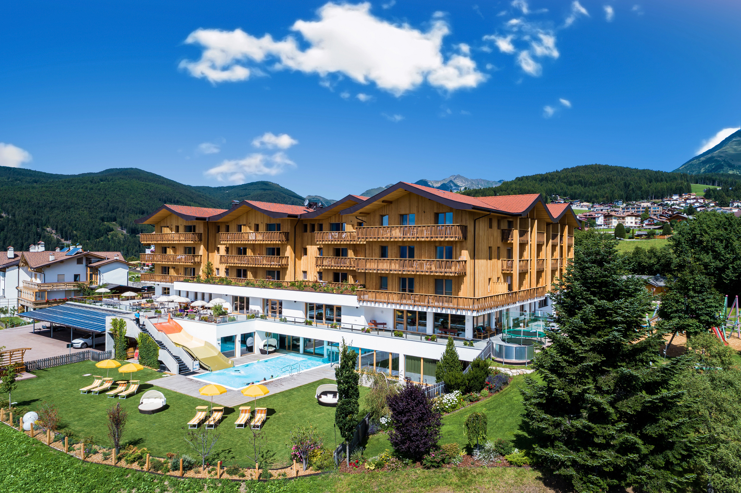 Familienhotel: Außenansicht - Family Home Alpenhof