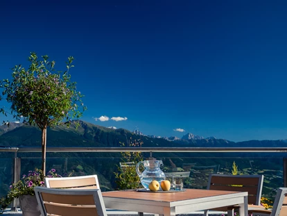 Familienhotel - Pools: Innenpool - Oberbozen - Ritten - Panorama-Terrasse - Family Home Alpenhof