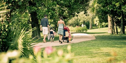 Familienhotel - Kinderbetreuung in Altersgruppen - Fai della Paganella - Gartenanlage - Du Lac et Du Parc Grand Resort