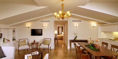 Familienhotel - Umgebungsschwerpunkt: See - Fai della Paganella - Sitzbereich in der Suite - Du Lac et Du Parc Grand Resort