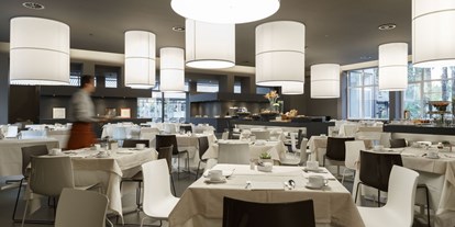 Familienhotel - Umgebungsschwerpunkt: See - Riva Del Garda - Restaurant - Du Lac et Du Parc Grand Resort