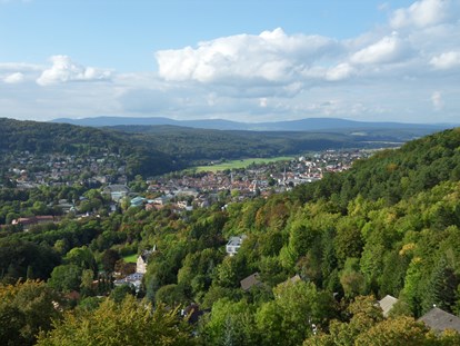 Familienhotel - Umgebungsschwerpunkt: Berg - Hausen (Landkreis Rhön-Grabfeld) - Blick auf Bad Kissingen - Hotel Sonnenhügel Familotel Rhön